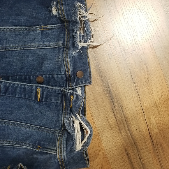 FOREVER  21 Six Button Tunic Length Distressed Jean Jacket w/ Hand Pockets - Picture 6 of 14